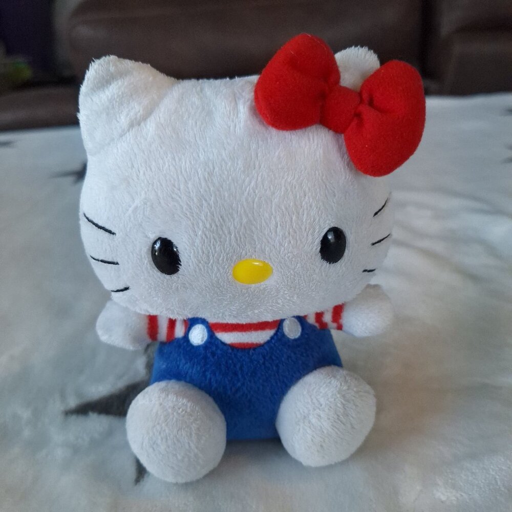 2009 TY Hello Kitty By Sanrio Plush 5.5" Blue Overalls Striped Red Shirt - Picture 1 of 8
